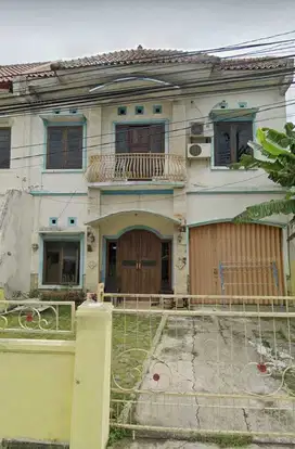 Disewakan rumah di pinggir jalan raya utama di jalan kaliurang