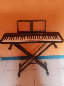 Keyboard yamaha psr f52