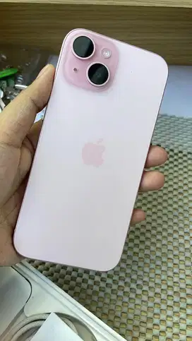 Dijual murah iphone 15 basic 128gb on garansi ibox februari 2026 pink