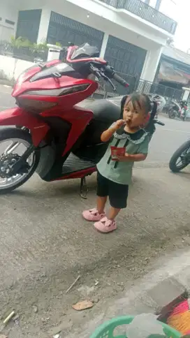 Jual Honda vario warna merah dof,