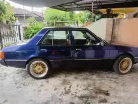 Mitsubshi Lancer SL thn 1984 clasic 1tgn dri baru.