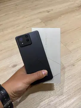 Asus Zenfone 11 Ultra Ram 12 256 GB Black Fullset LIKE NEW.