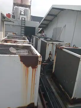 Tukang atap baja ringan, kanopi, plapon, cat dinding,atap bocor,dll