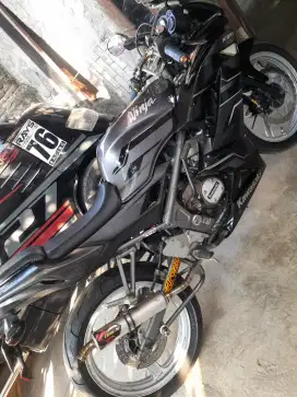 Ninja RR NEW 2015 sangat bagus dan jarang ada abu-abu
