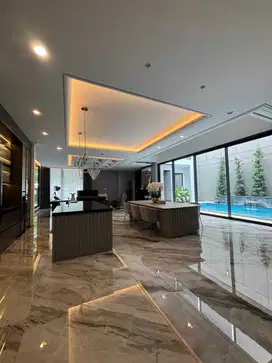 RUMAH MEWAH GRAHA FAMILI SIAP HUNI FURNISHED KOLAM RENANG DAN ADA LIFT