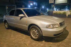 AUDI A4 1997 Silver
