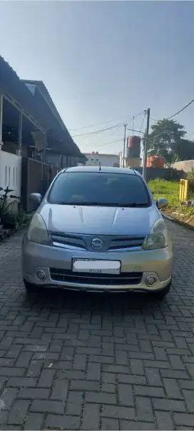 Grand Livina SV 2012