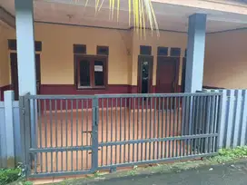 Di sewakan rumah