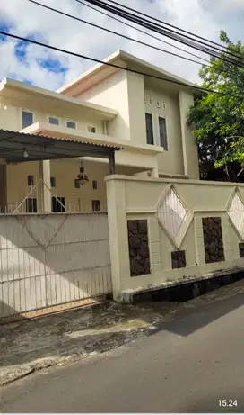 Dijual sangat murah rumah 2 lantai tanah luas didekat Kampus UNSRAT