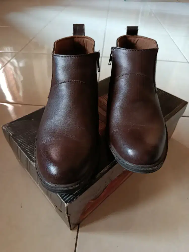 For Sale Sepatu MOC