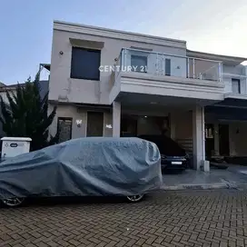 Dijual Rumah Bagus Posisi Hook Kawasan Graha Raya
