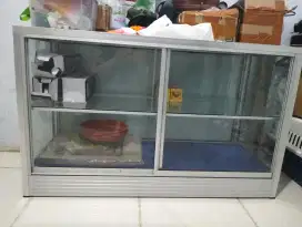 Jual lemari kaca untuk jualan