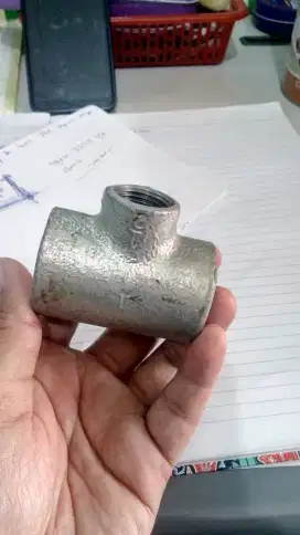 Tee Galvanized 1 x 1/2