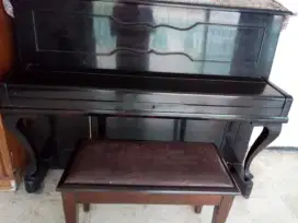 Dijual kondisi apa adanya terawat Piano klasik Rich Mueller murah