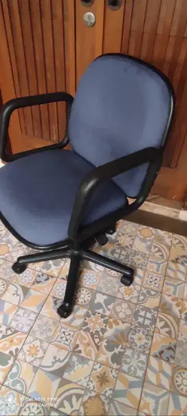 Kursi kantor atau staff