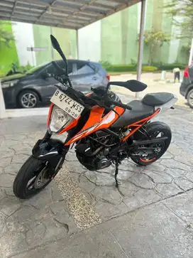 KTM DUKE 250 ABS (TIPE TERTINGGI)