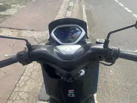 Dijual Cepat Motor Yamaha Lexi. Surat lengkap. Bonus aksesoris Yamaha