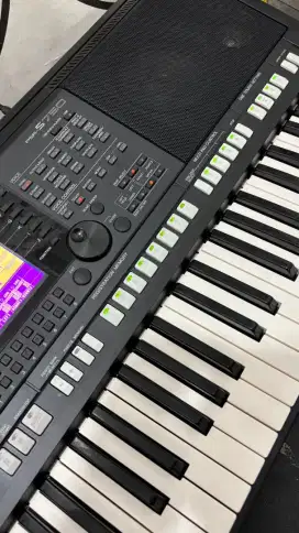 YAMAHA PSR S750 MULUS
