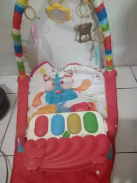 Mainan bayi di saat orang tua sibuk