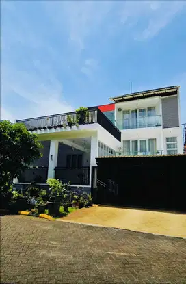 Dijual: Rumah Puspita Loka BSD City dengan View Sungai