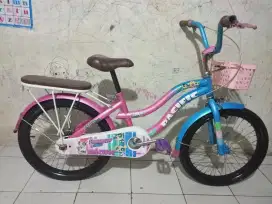SEPEDA ANAK CEWEK UKURAN 20 KOKOH SIAP PAKAI