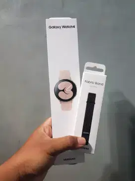 Galaxy Watch 4 , 40mm + Strap Fabric Band
