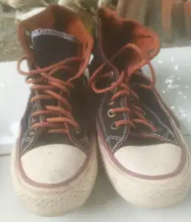Sepatu boot Converse ORI