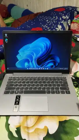 Laptop lenovo Slim 1 murah