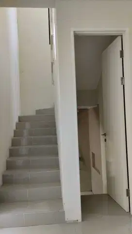 JUAL Rumah Baru 2 Lantai, Northwest Park, Kosongan, Citraland-Surabaya