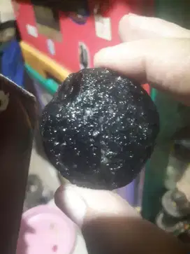 Batu Bahan Kecubung hitam