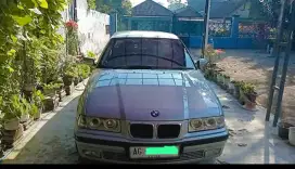 MOBIL BMW 318i thn 1997
