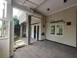 Dijual Rumah 2 Lantai Mulyosari Lokasi premium, strategis