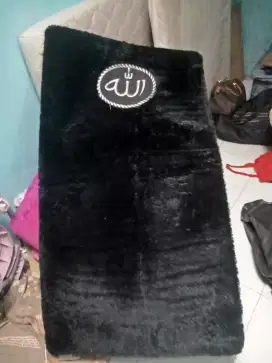 Dijual sejadah bulu