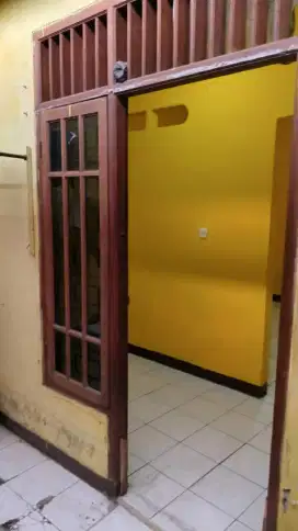 DISEWAKAN KONTRAKAN 3 PETAK bersih strategis