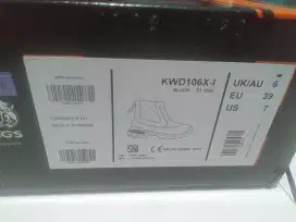 Sepatu safety dan werpack