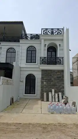rumah classic elegan di cimanggis depok 5 menit ke LRT harjamukti