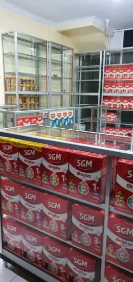 Dijual Etalase Bekas Eks Toko Susu