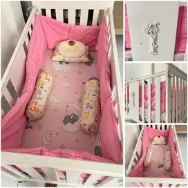 Tempat tidur bayi
