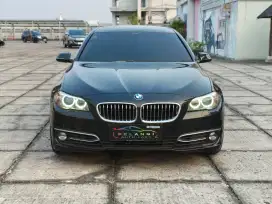 BMW 520 i f10 modern luxury 2017 speedometer digital
