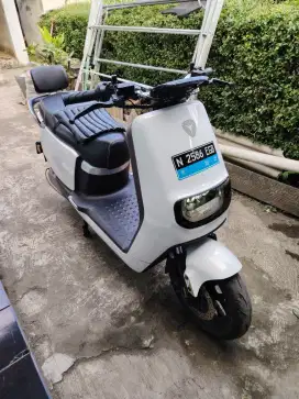 Yadea E8S Pro warna putih
Kondisi mulus dan terawat