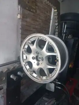 Velg di pres .terima servis velg peang gompal las .las batang