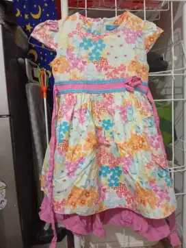 Di jual  dress  anak. Bahan  bagus +  adem