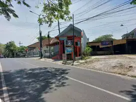 Tanah Jalan Utama Kampus