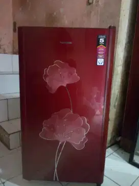 Kulkas polytron 1 pintu model bunga