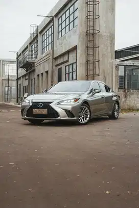 40 Rb KM Record ES 300h Ultra Luxury Lexus 2021 OTO 888