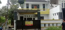 Rumah tingkat 2 lantai di harapan indah bekasi