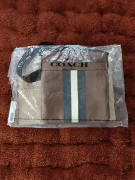 Tas Coach Selempang Model Charles Varsity Brown