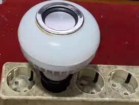 Speaker Bluetooth bentuk lampu,Suara bagus,Fungsi Normal,murah,NET.