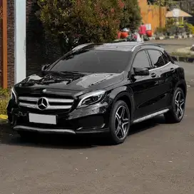 (CASH) Mercedes Benz GLA200 AMG 2016