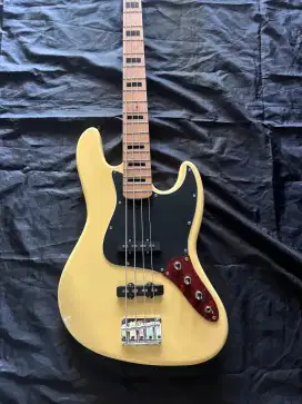 FENDER GITARBASS BARU